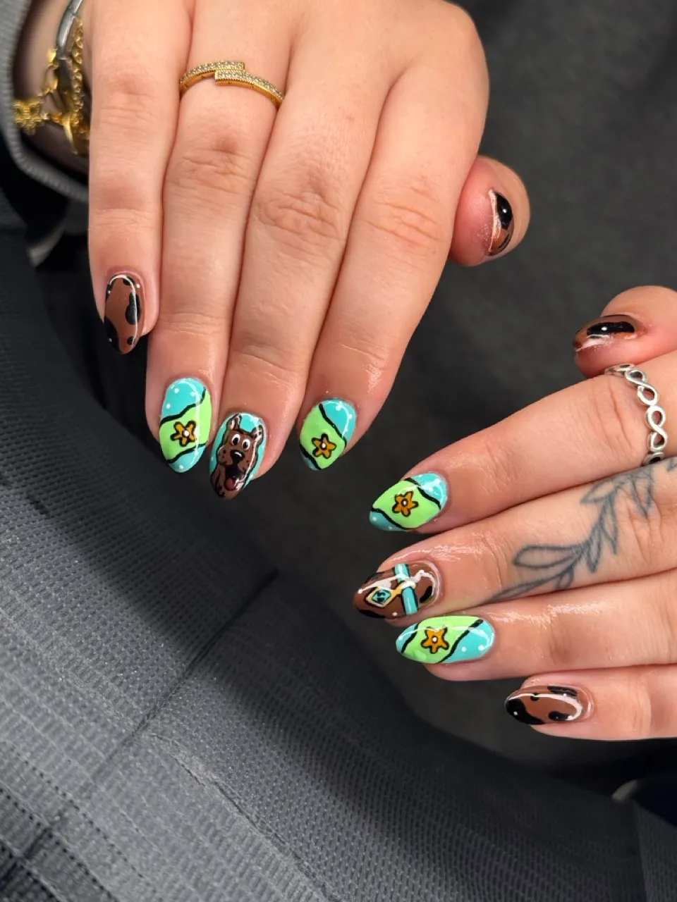 Client with 3D nail art by Jodie Leslie.