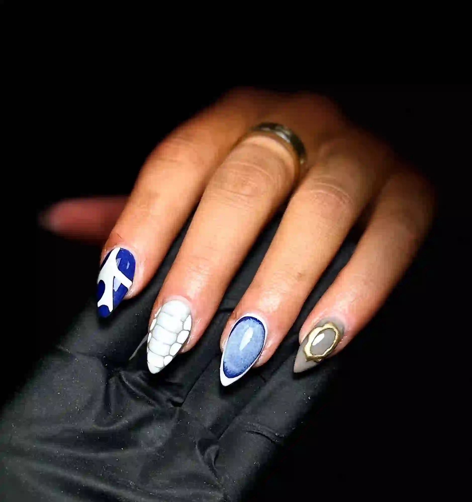 Advanced nail art by Jodie Leslie